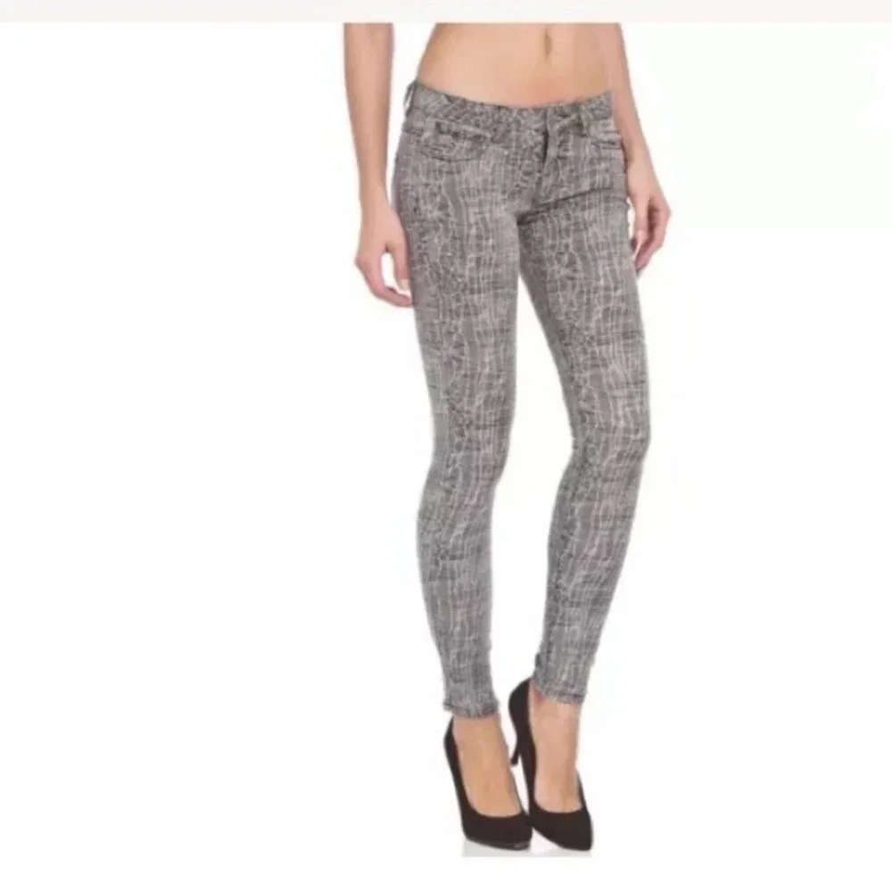 Romero and Juliet print denim